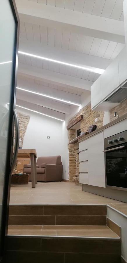 B&B Sotto Le Mura Pietra Montecorvino Екстериор снимка