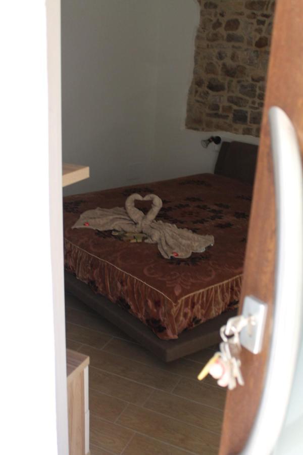 B&B Sotto Le Mura Pietra Montecorvino Екстериор снимка