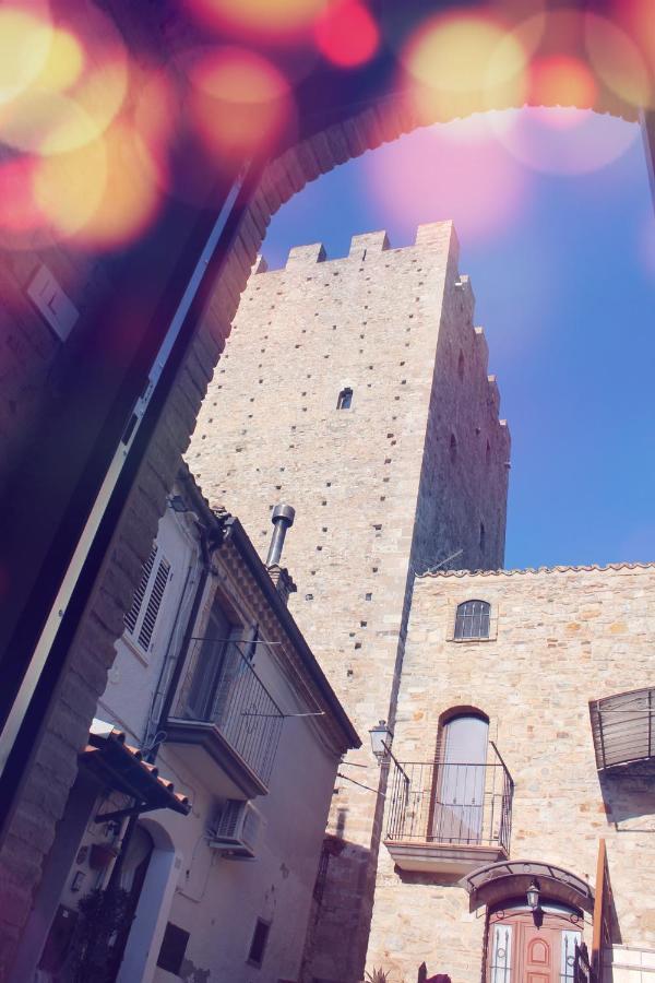 B&B Sotto Le Mura Pietra Montecorvino Екстериор снимка