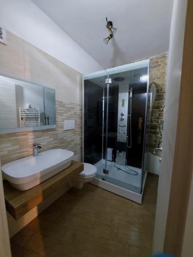 B&B Sotto Le Mura Pietra Montecorvino Екстериор снимка