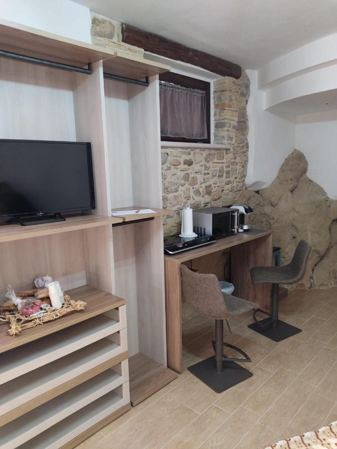 B&B Sotto Le Mura Pietra Montecorvino Екстериор снимка