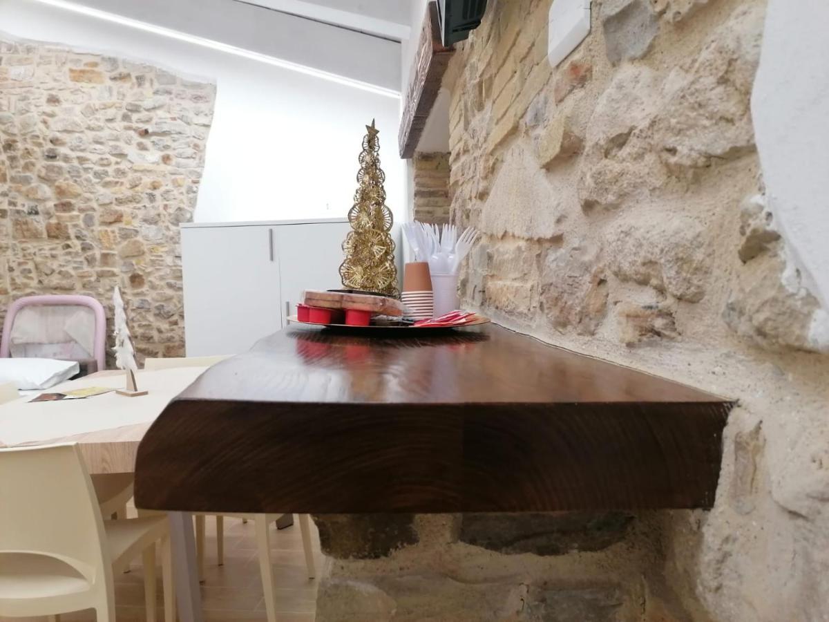 B&B Sotto Le Mura Pietra Montecorvino Екстериор снимка