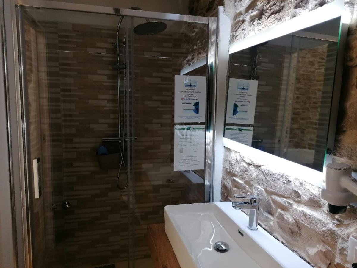 B&B Sotto Le Mura Pietra Montecorvino Екстериор снимка